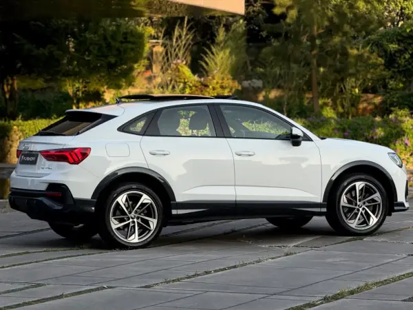 Audi Q3 Sportback 7