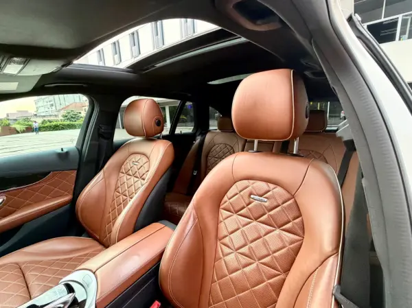 Mercedes-Benz C 63 AMG S 21