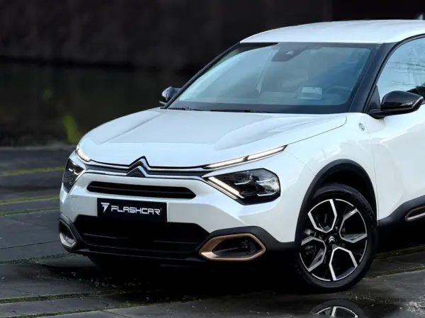 Citroën e-C4 C-Series 7