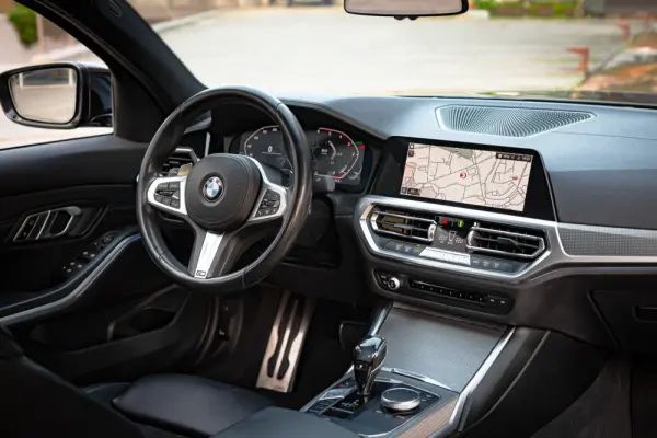 BMW 320 d Pack M Auto 5