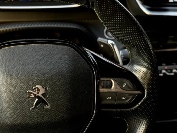 Peugeot 2008 1.2 PureTech GT EAT8 4