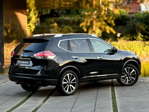 Nissan X-Trail TEKNA PREMUIM 4