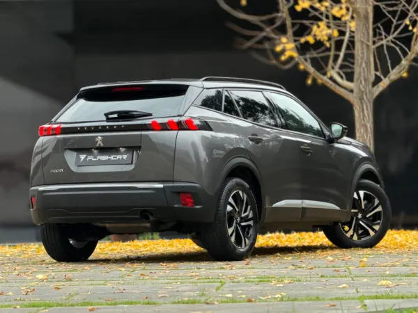 Peugeot 2008 1.2 PureTech Allure Pack 4