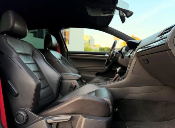 Volkswagen Golf GTI performance 7