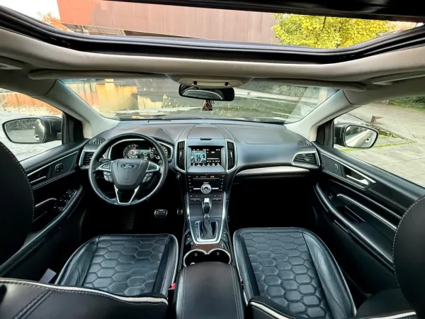 Ford Edge 2.0 TDCi Vignale Powershift 5