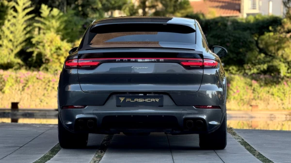 Porsche Cayenne Coupé E-Hybrid Platinum Edition 19