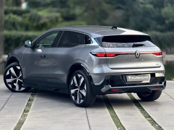Renault Mégane E-Tech EV60 Techno Autonomia Conforto 24