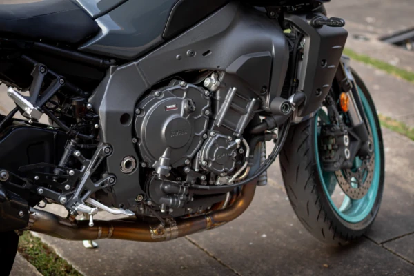 Yamaha MT-10 AKRAPOVIC 28