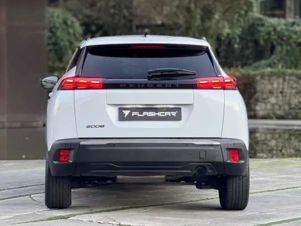 Peugeot 2008 1.2 PureTech Allure Pack 15