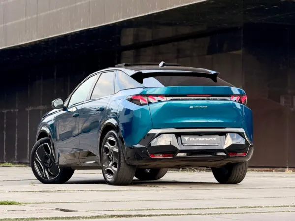 Peugeot E-3008 73 kWh GT 23