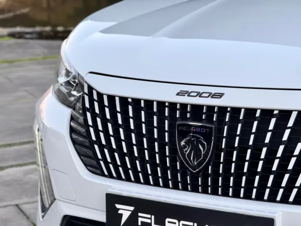 Peugeot 2008 1.2 PureTech Allure Pack 21