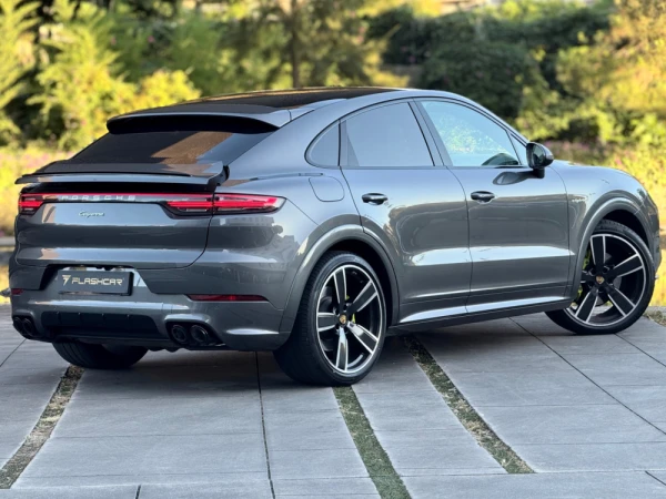 Porsche Cayenne Coupé E-Hybrid Platinum Edition 16