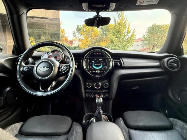 MINI 3 Portas ONE d 10