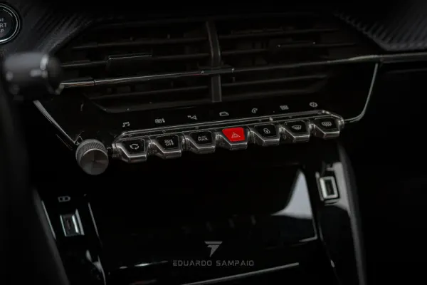 Peugeot 208 1.2 PureTech GT Line 9