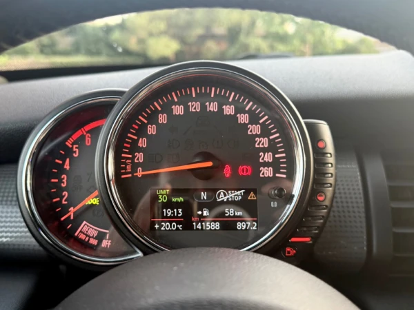 MINI 3 Portas ONE d 7