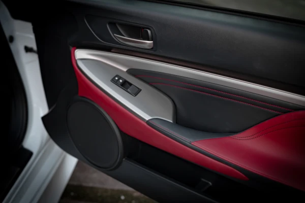 Lexus RC 300h F Sport 18