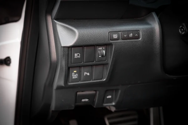 Lexus RC 300h F Sport 31