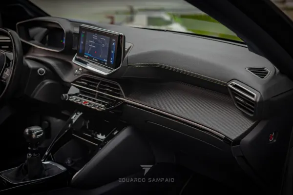 Peugeot 208 1.2 PureTech GT Line 14