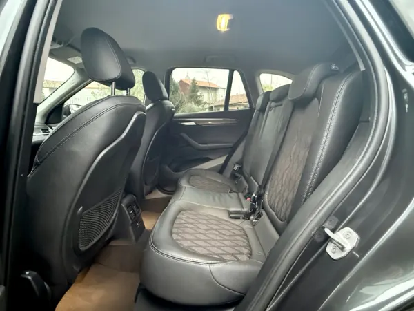 BMW X1 16 d sDrive xLine Auto 5