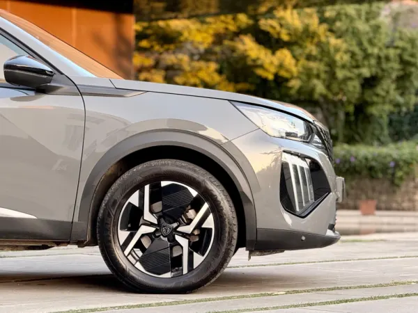 Peugeot 2008 1.2 PureTech Allure Pack 9