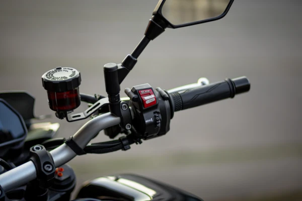 Yamaha MT-10 AKRAPOVIC 6