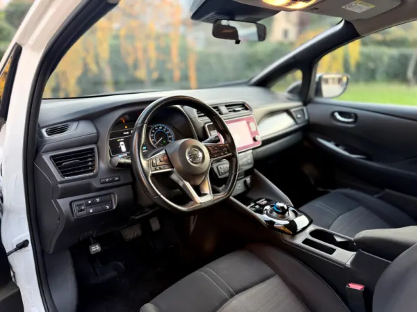 Nissan Leaf N-Connecta Full Led 22