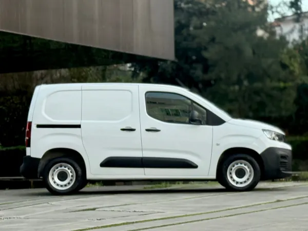 Peugeot Partner 2l comercial 2