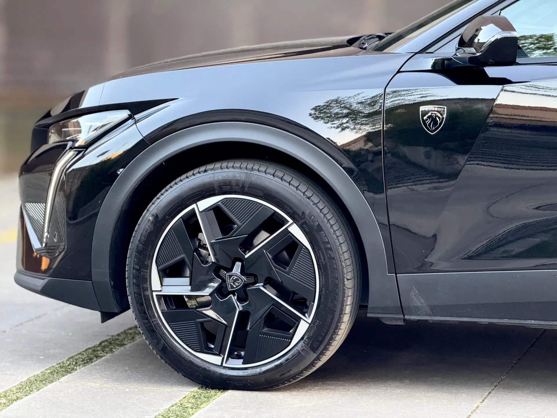 Peugeot 408 1.6 Hybrid GT e-EAT8 22