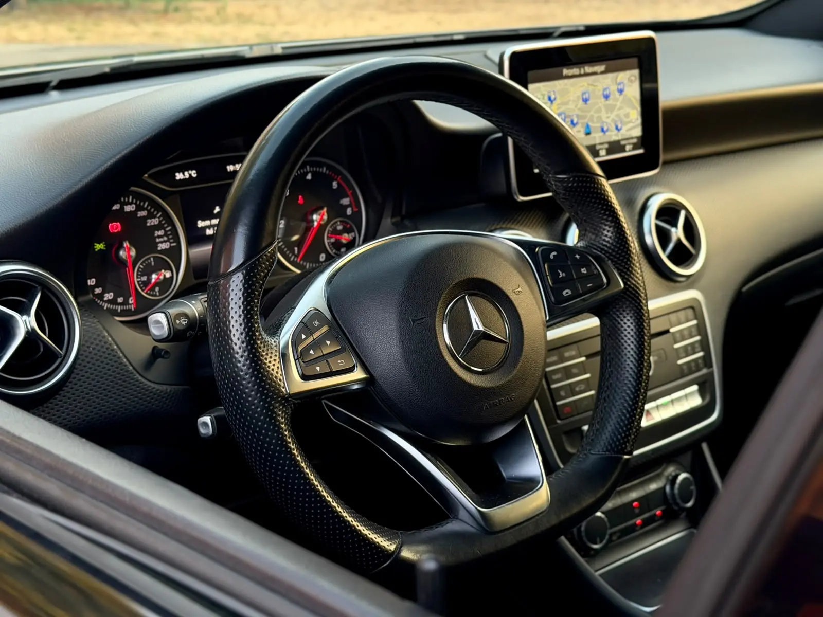 Mercedes-Benz A 180 AMG Line 21
