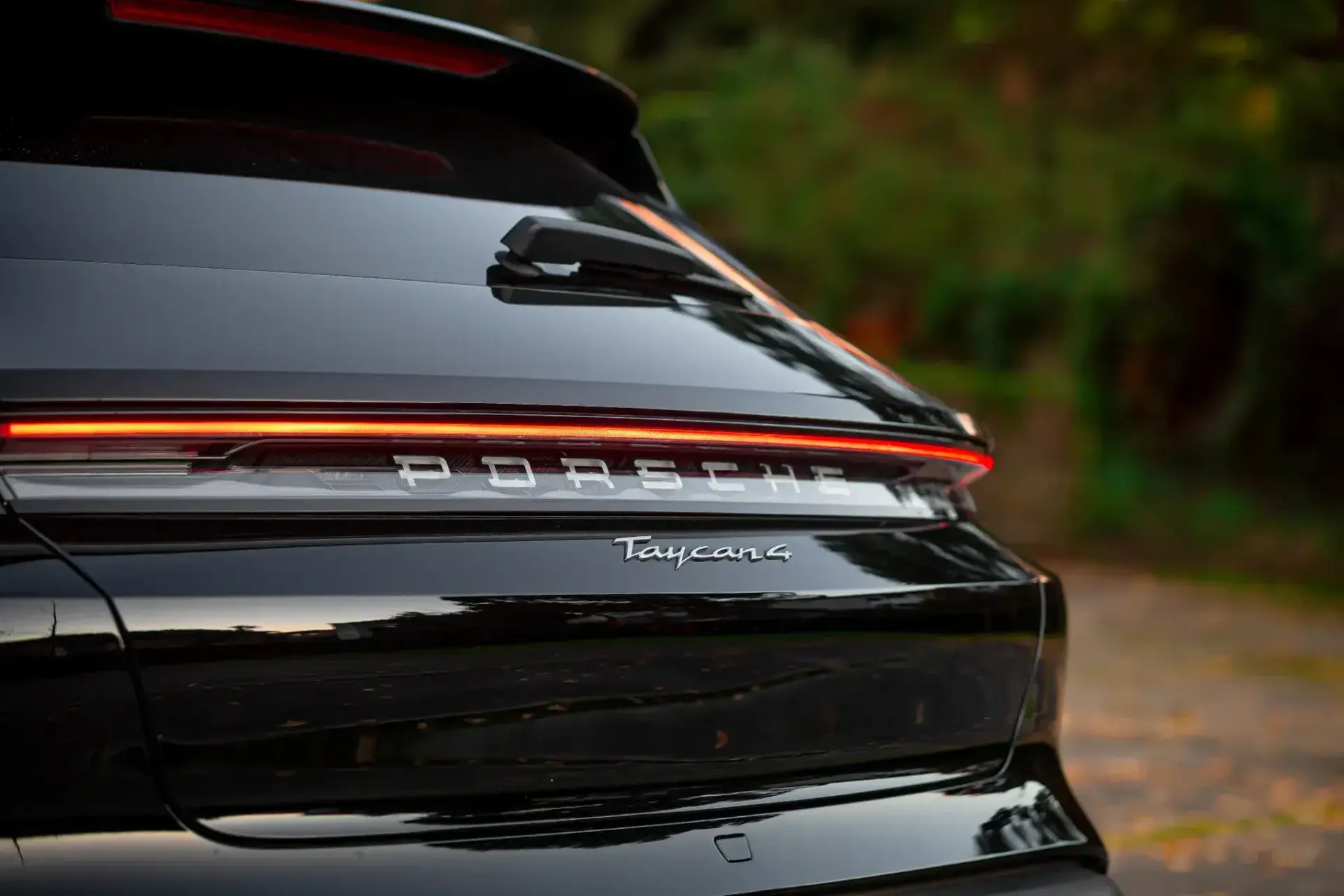 Porsche Taycan Cross Turismo 4 24