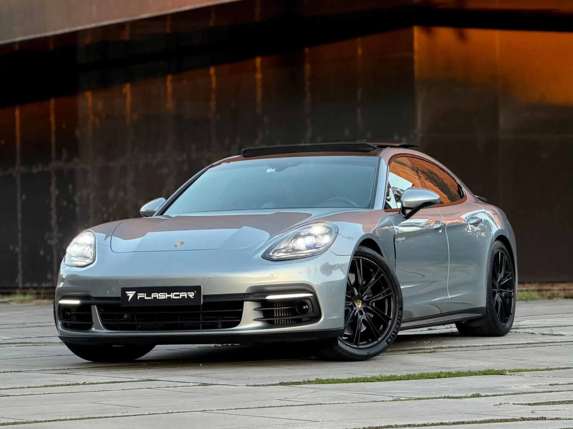 Porsche Panamera 4 E-Hybrid 33