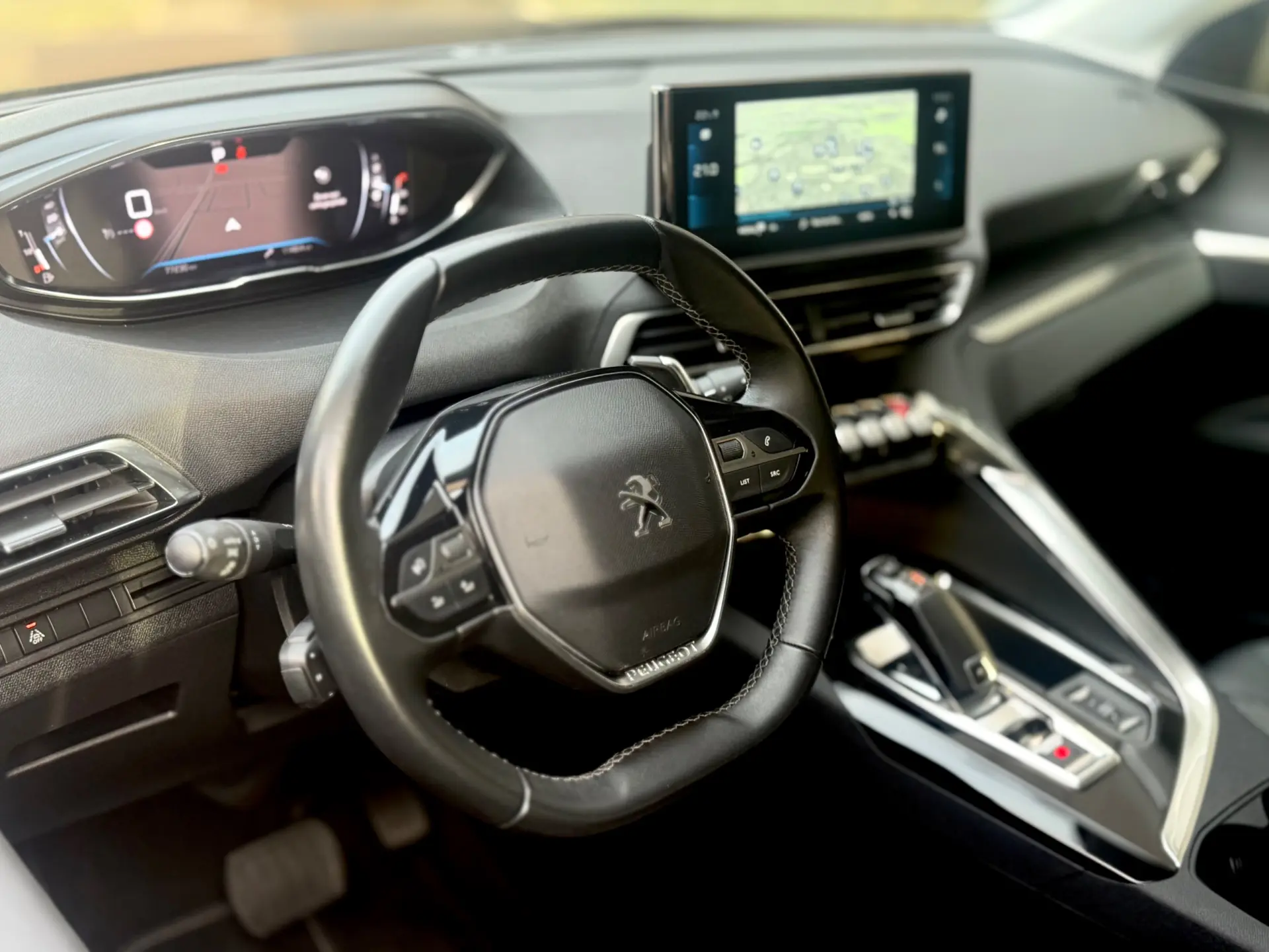 Peugeot 3008 PureTech 130 Stop & Start GPF EAT8 Allure 6