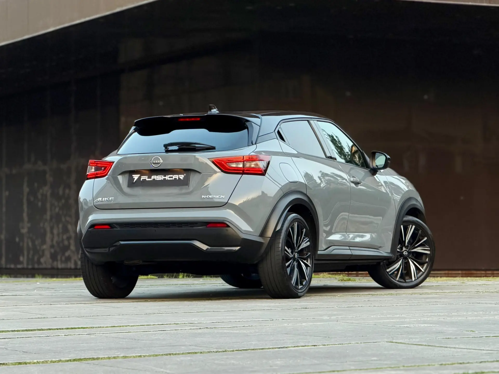 Nissan Juke 1.0 DIG-T N-Design Black 25