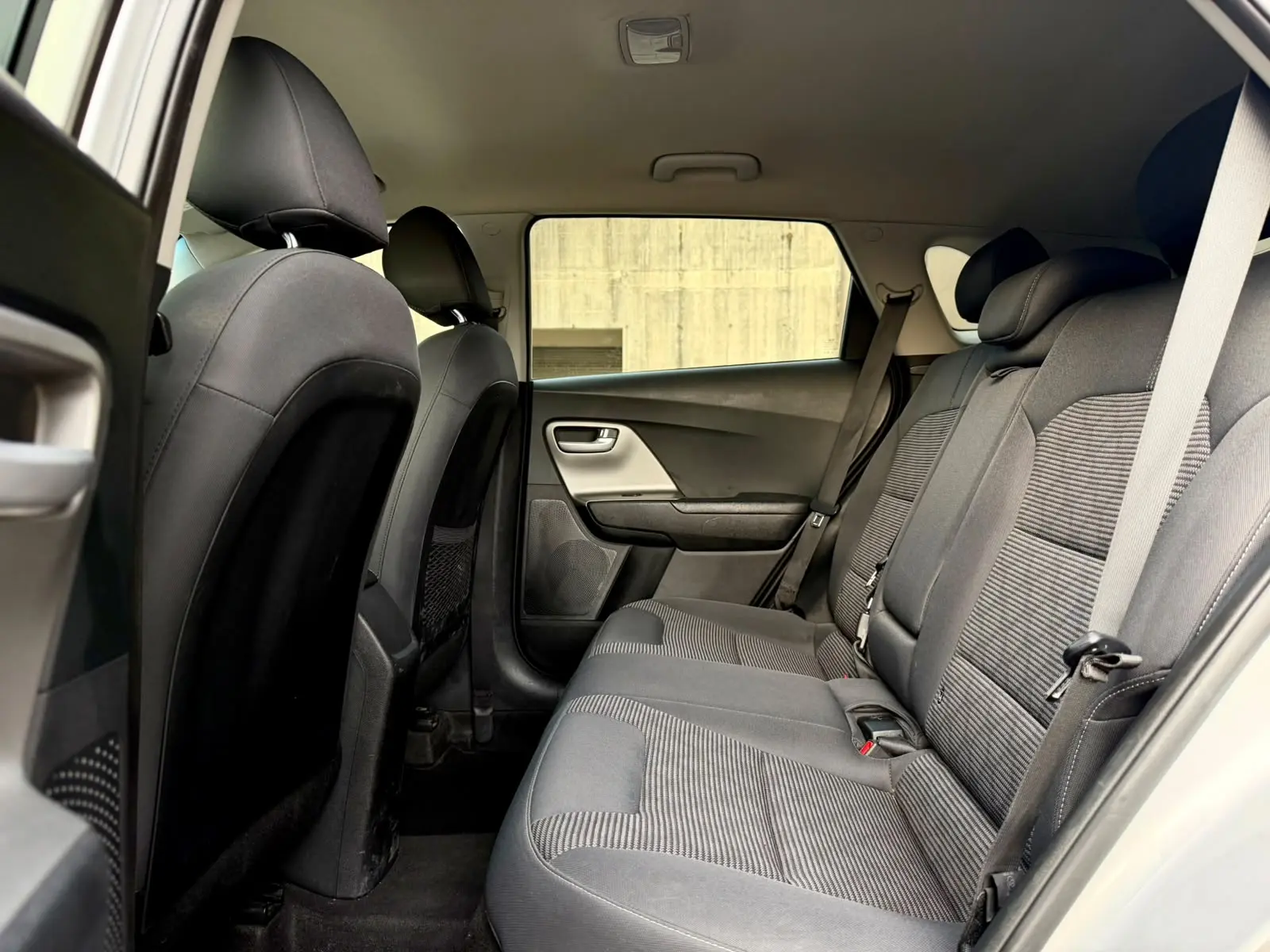 Kia Niro 1.6GDI HEV (Híbrido) TX 14