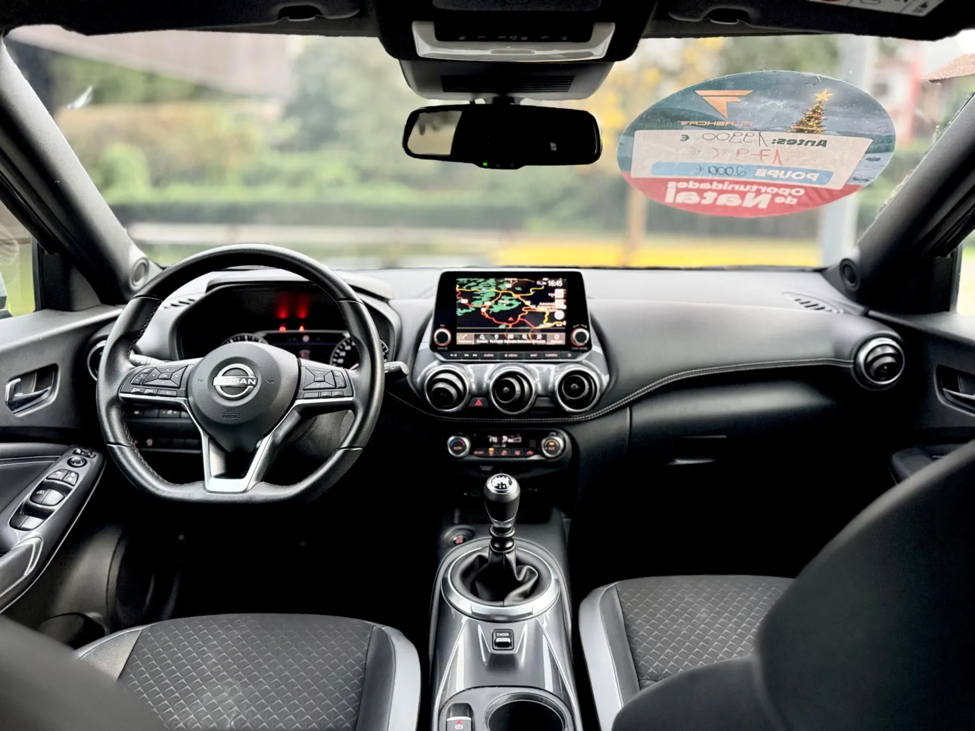 Nissan Juke DIG-T N-Design Black 3