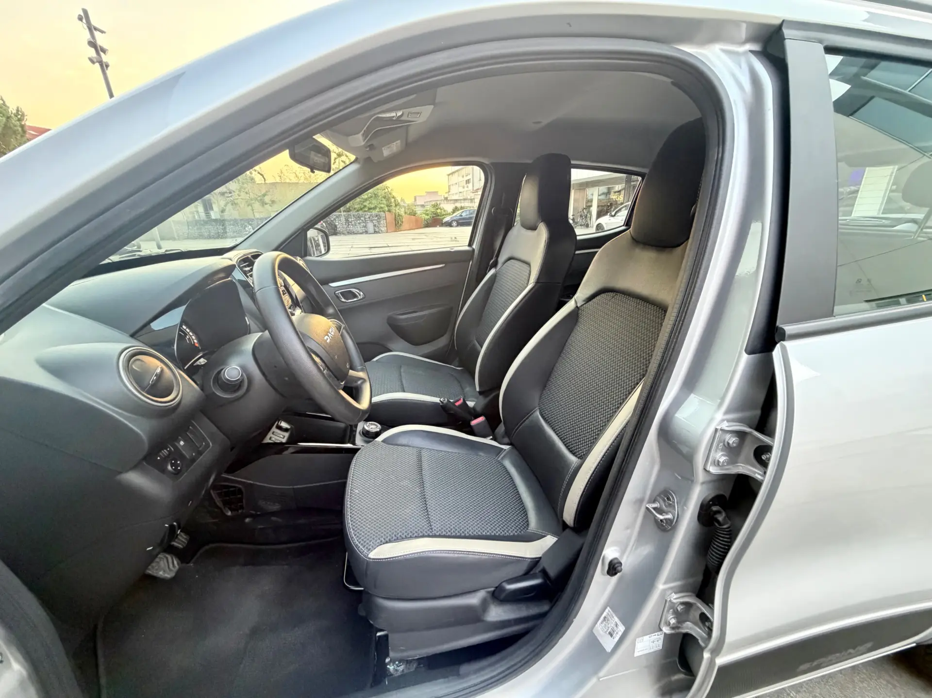 Dacia Spring Comfort Plus 10