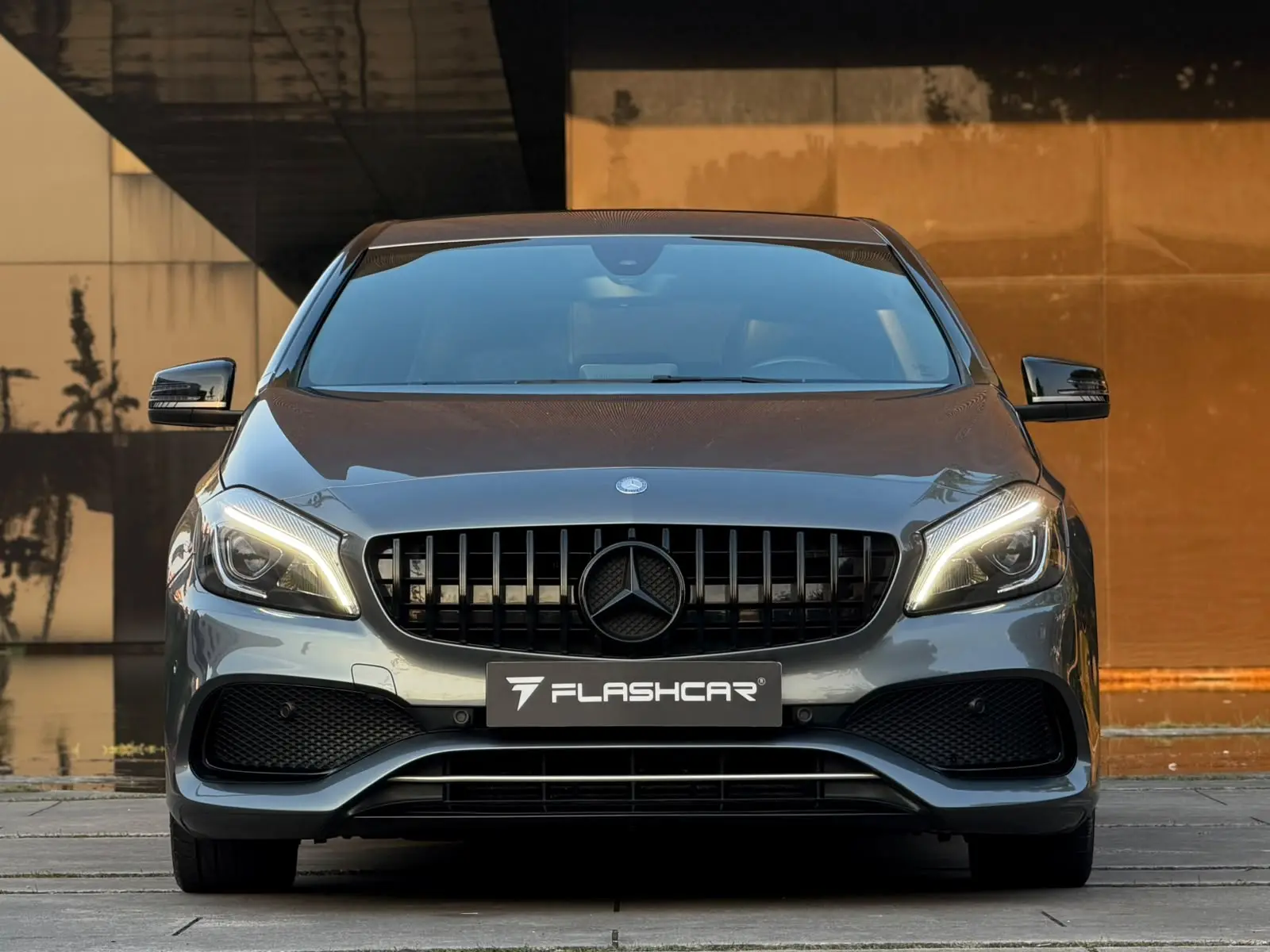 Mercedes-Benz A 180 AMG Line 32