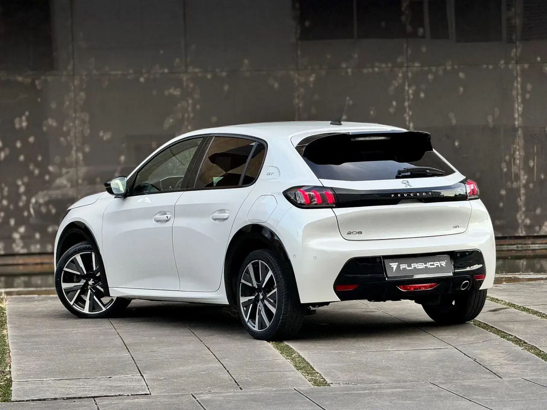 Peugeot 208 GT 15