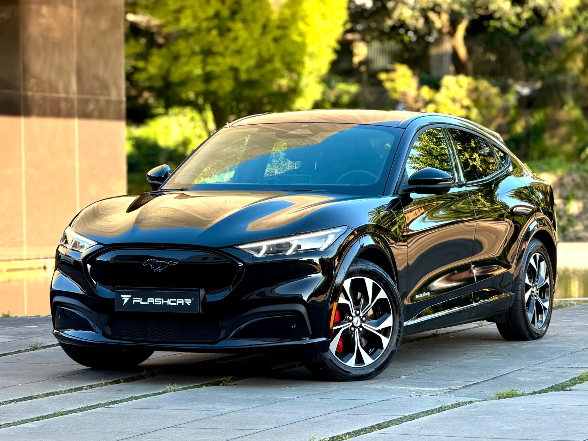 Ford Mustang Mach-E 75.7 kWh AWD RSK 16