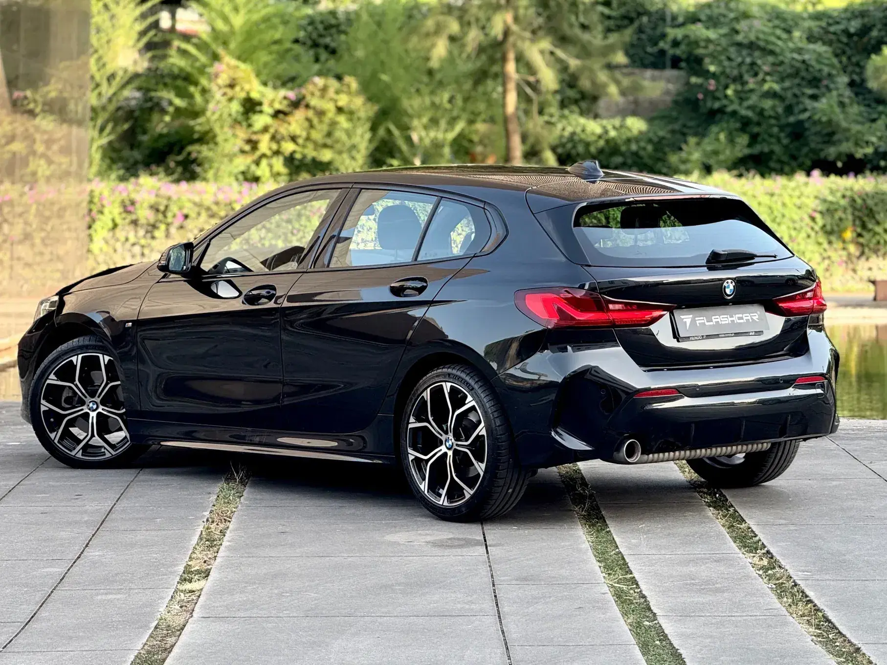 BMW 118 i Pack Desportivo M Auto 2