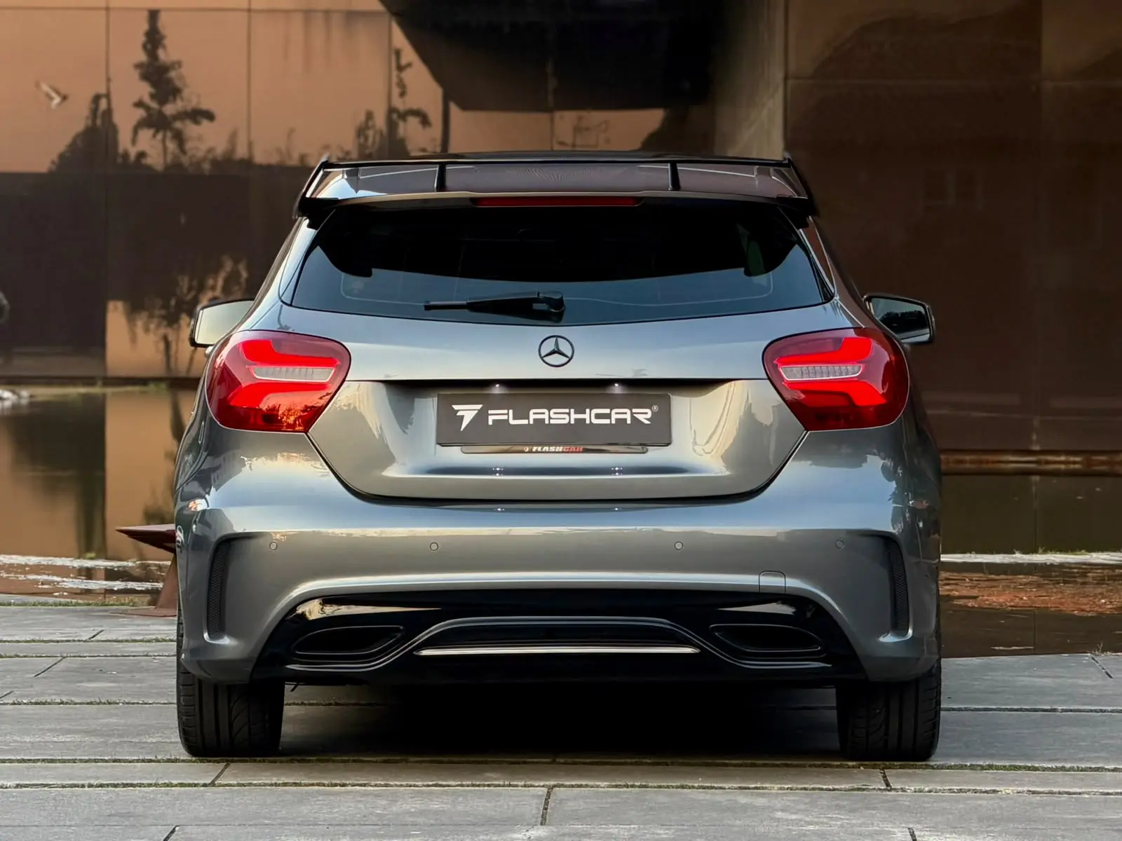 Mercedes-Benz A 180 AMG Line 15