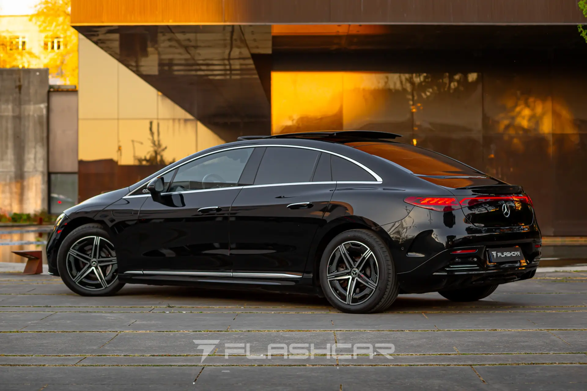 Mercedes-Benz EQE 300 AMG LINE 19