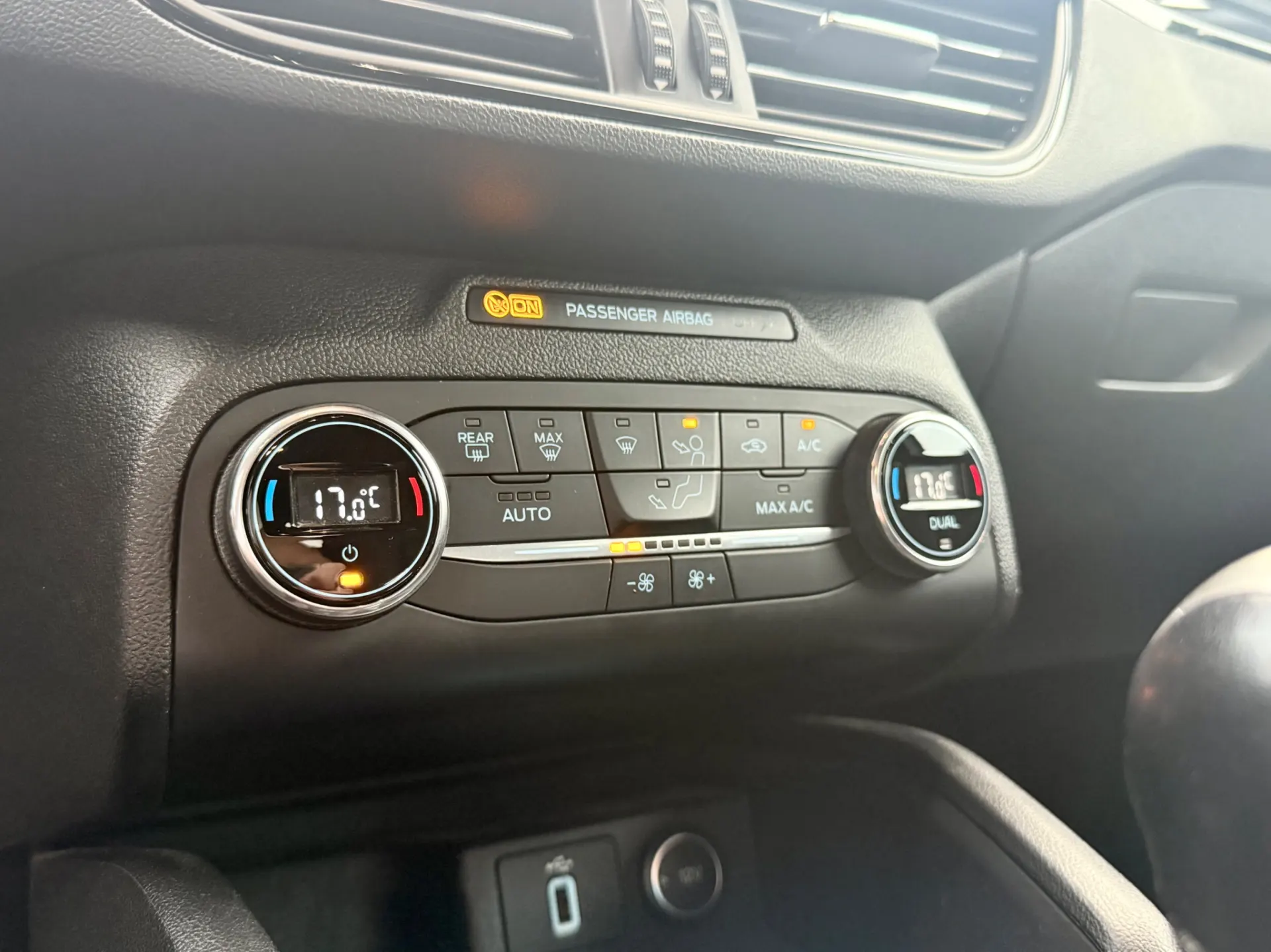Ford Focus 1.0 EcoBoost ST-Line 29