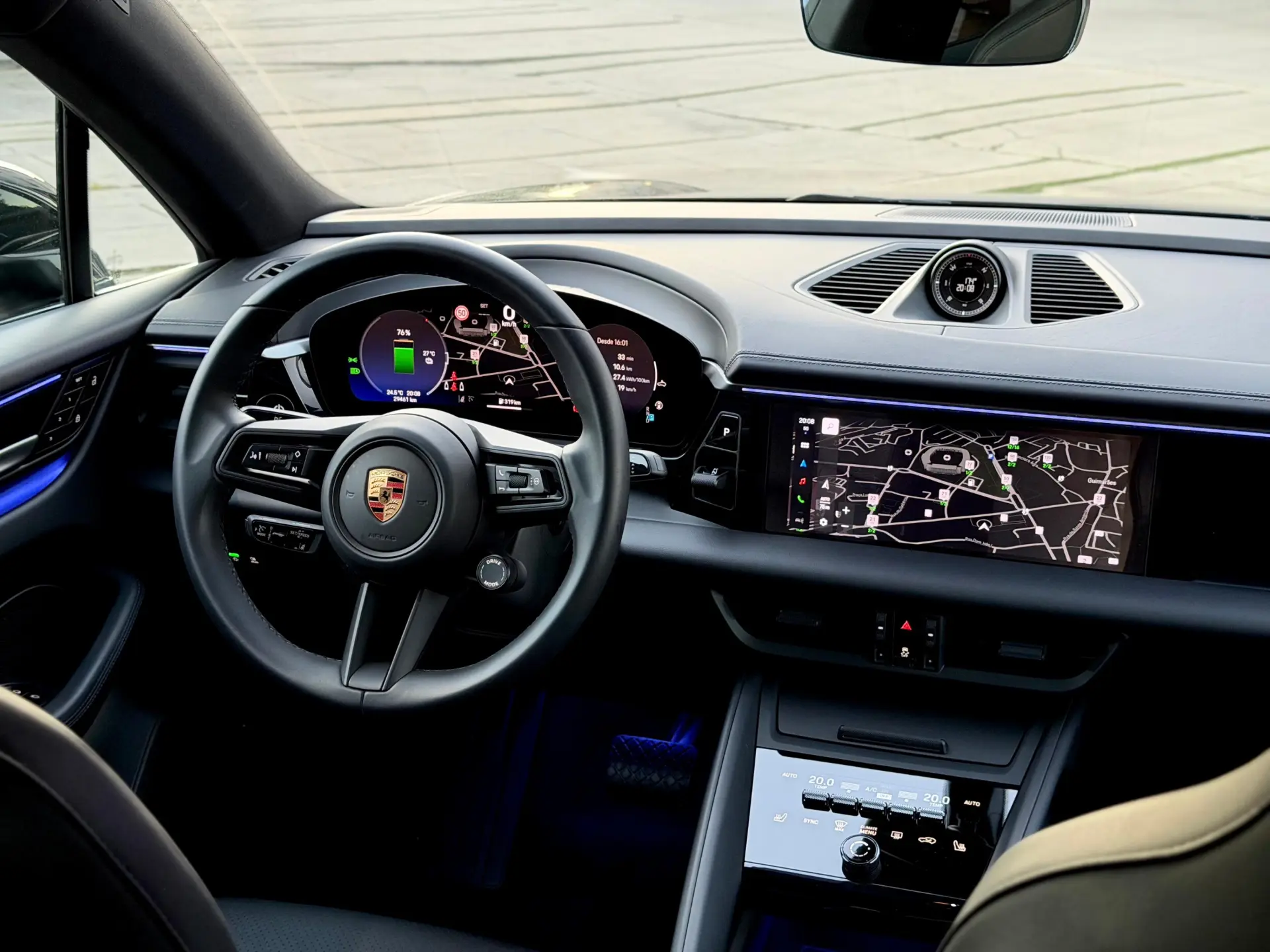 Porsche Macan Electric 13