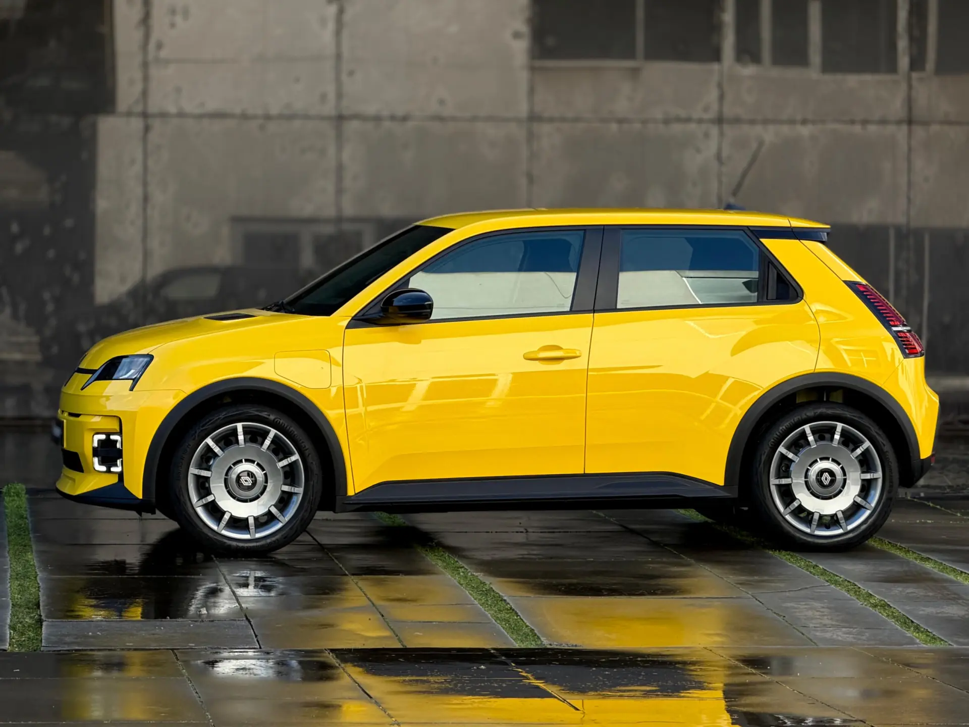 Renault 5 E-Tech 40 kWh Evolution Autonomia Urbana 23