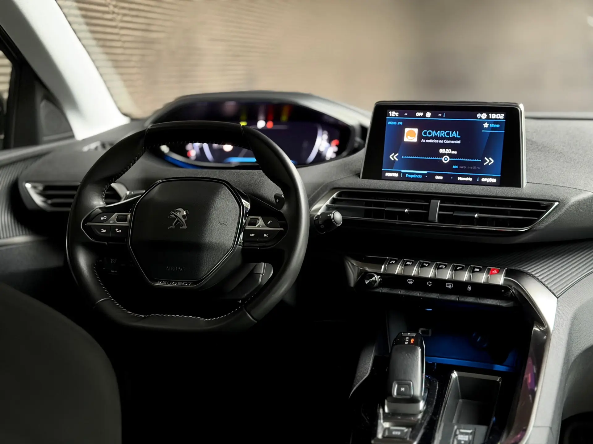 Peugeot 3008 1.2 PureTech Allure Pack EAT8 32