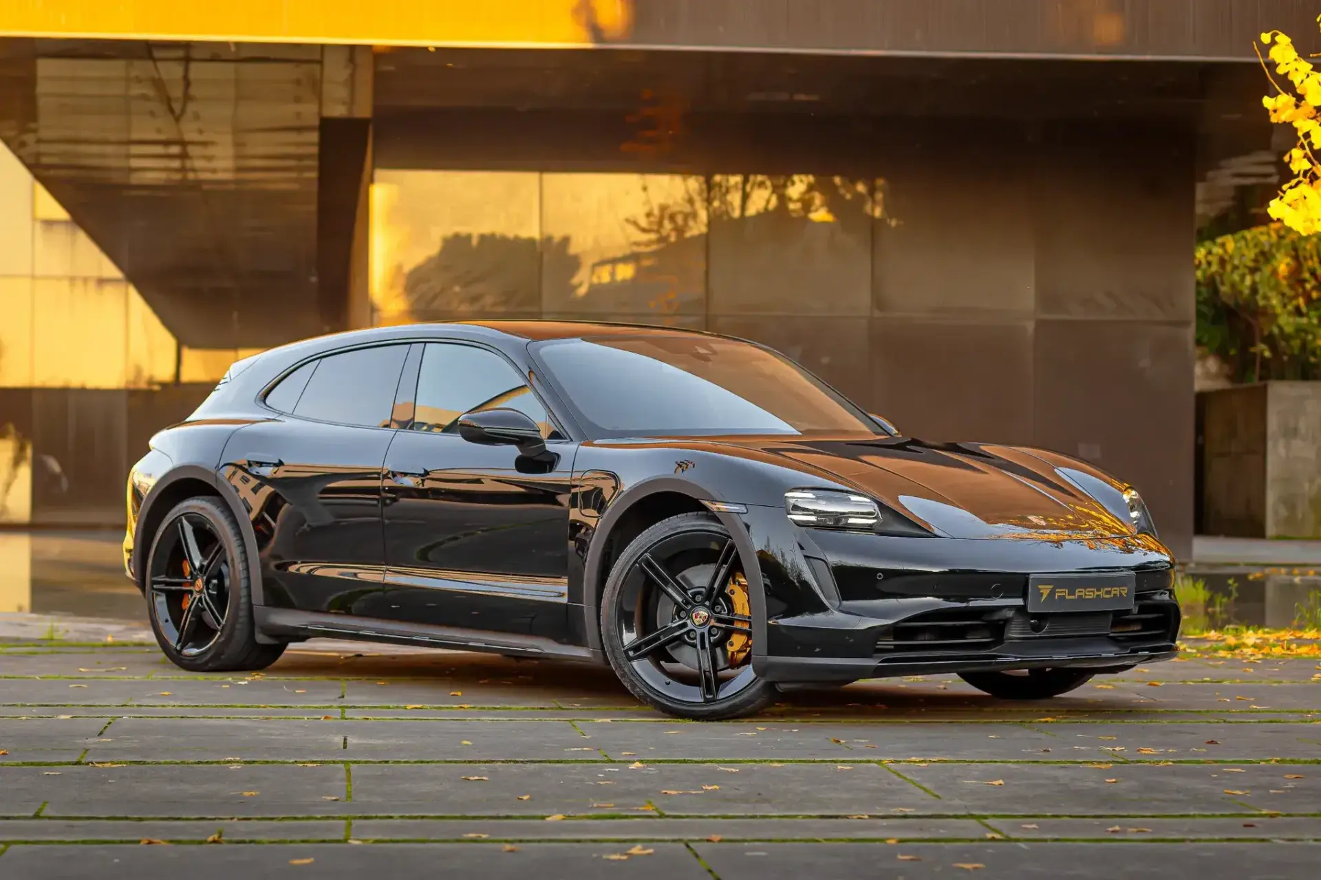 Porsche Taycan Cross Turismo 4 25