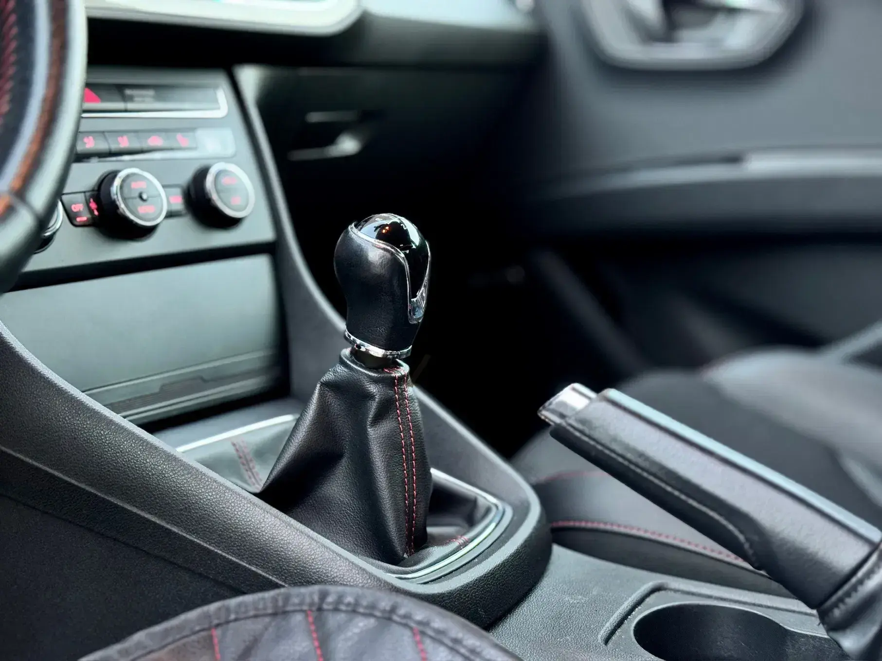 SEAT Leon SC 2.0 TDI FR S/S 13