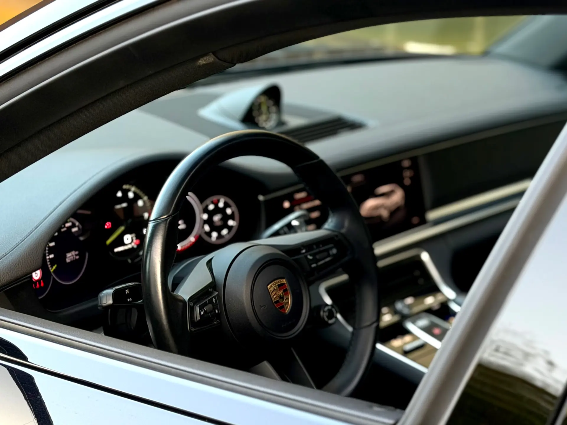 Porsche Panamera Sport Turismo 4 E-Hybrid Platinum Edition PDLS 40