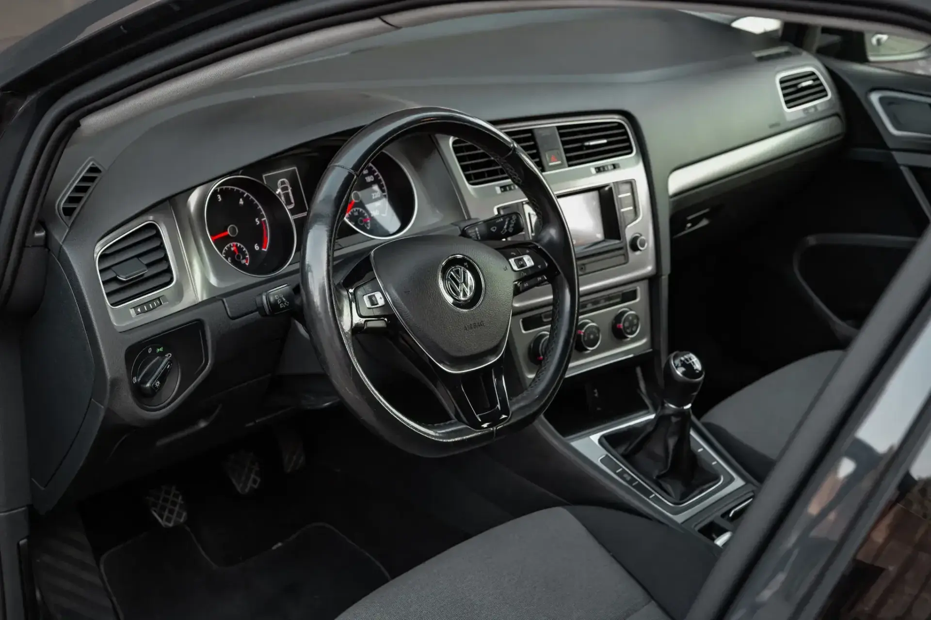 Volkswagen Golf 21